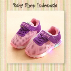 large sepatu led pink